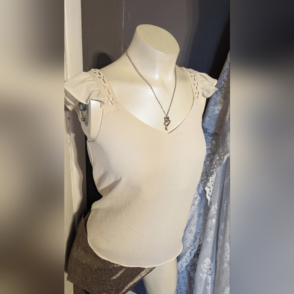 Sweet wonder small v back frilled tank v neck cream boho hippie top sexy spring